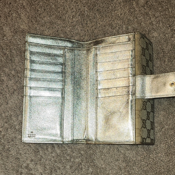 Gucci Beige and Gold Women's Wallet - Picture 2 of 11